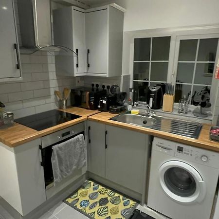 Entire One Double Bedroom Apartment London Exteriör bild