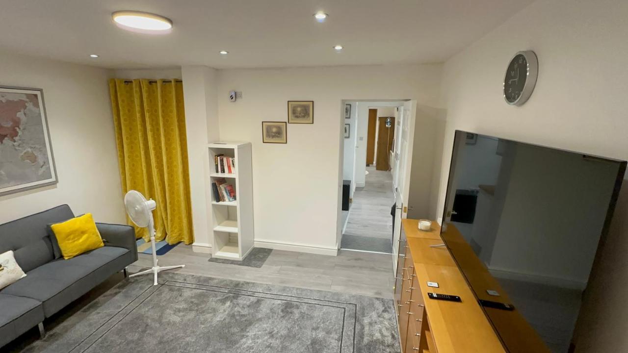 Entire One Double Bedroom Apartment London Exteriör bild